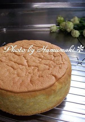 A picture of Sponge Cake with Egg, Sugar and Flour.