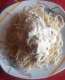Tallarín con salsa blanca