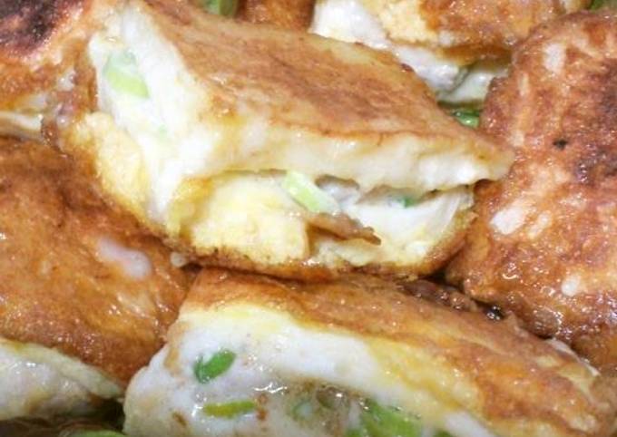 Hanpen Fish Cake Sandwich with Chicken and Green Onions