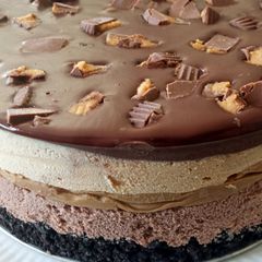 A picture of Chocolate Peanut Butter Ice Cream Torte.