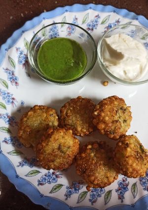 સાબુદાણા ના વડા (Sabudana Vada Recipe In Gujarati) રેસીપી મુખ્ય ફોટો