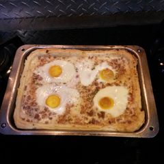 A picture of Bacon and Egg Pie.