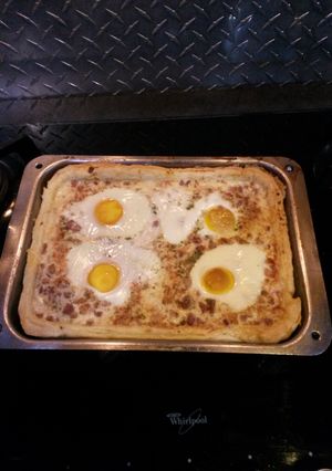 A picture of Bacon and Egg Pie.