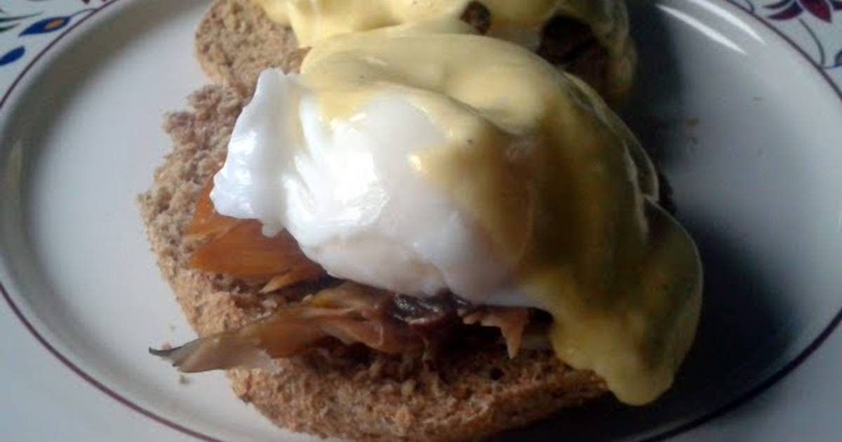 Smoked Mackerel, Poached Eggs and Hollandaise Recipe by Celeste Cookpad
