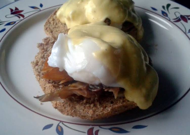 Simple Way to Prepare Quick Smoked Mackerel, Poached Eggs and Hollandaise