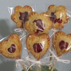 A picture of Pie pops or bites.