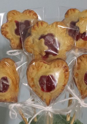 A picture of Pie pops or bites.