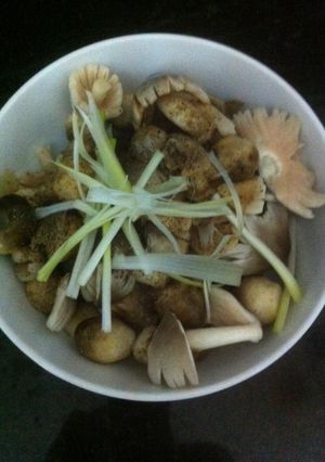 Hình của món Đậu cô ve xào nấm rơm.