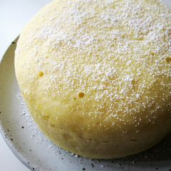 A picture of Steamed Lemon Cake.