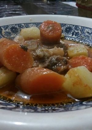 Una foto de Estofado de res👍🔪🍴🍲
