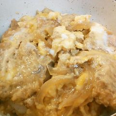 A picture of Easy Fluffy Katsudon with Leftover Tonkatsu.