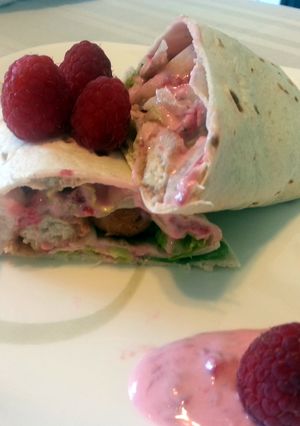 A picture of Raspberry Chicken Wraps.