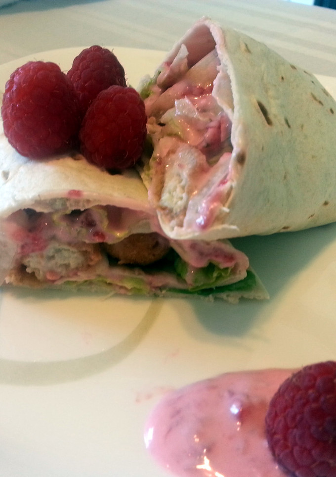 A picture of Raspberry Chicken Wraps.