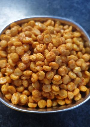 ચણા દાળ નમકીન(Chana Daal Namkeen) રેસીપી મુખ્ય ફોટો