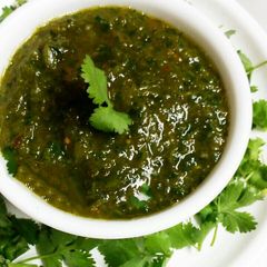 A picture of Roasted Capsicum Chutney with mint and Coriander.