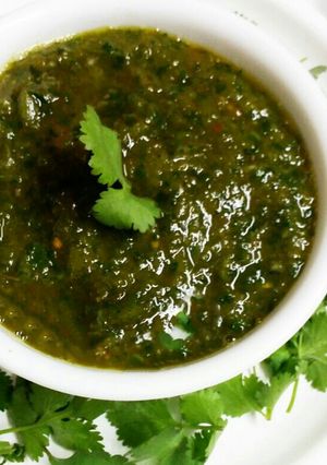 A picture of Roasted Capsicum Chutney with mint and Coriander.