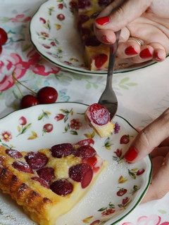 Una foto de Clafoutis de cerezas