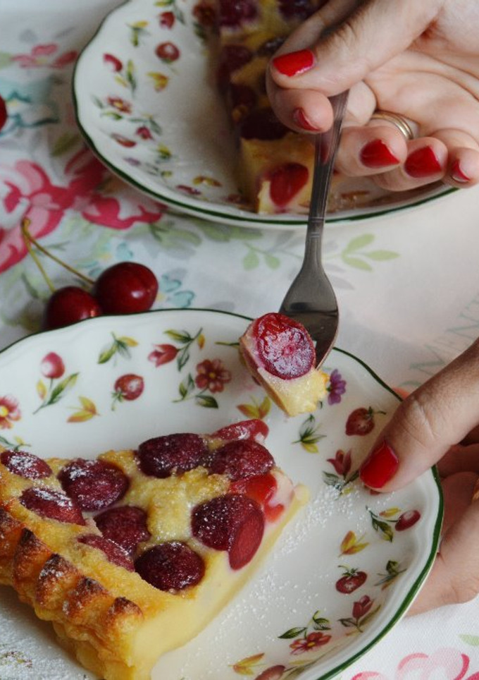 Una foto de Clafoutis de cerezas