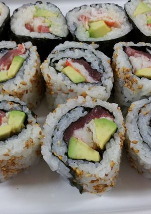 A picture of California Roll with Raw Tuna.