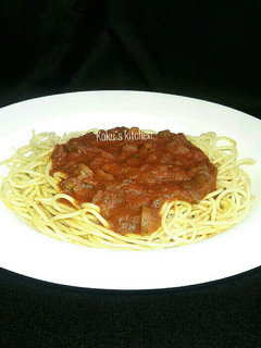 A picture of Mushroom & tomato sauce.