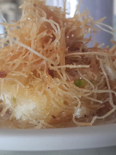 A picture of Knefe / knafe with rice pudding filling.
