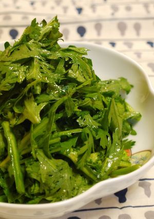 A picture of Chrysanthemum Leaf Salad.