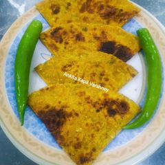 A picture of Tofu Stuffed Paratha.