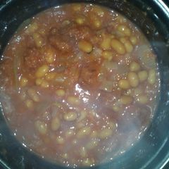 A picture of Cornbeef beans & onion.