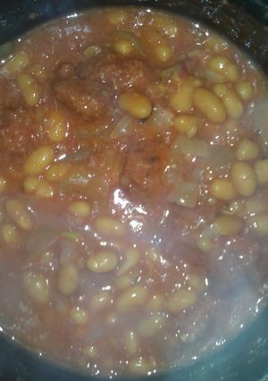 A picture of Cornbeef beans & onion.