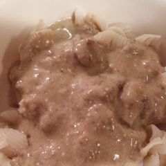 A picture of Beef Stroganoff.