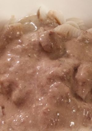 A picture of Beef Stroganoff.