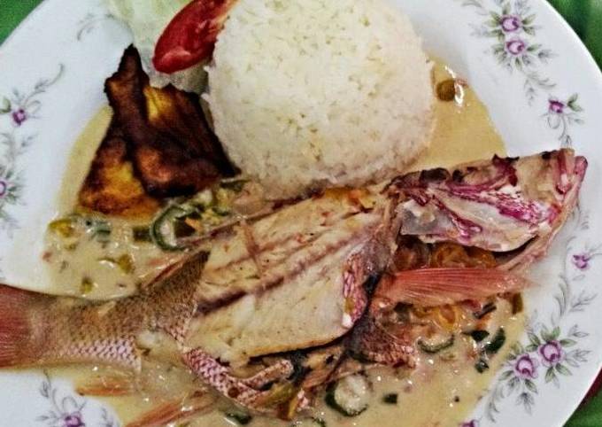 Fish in coconut sauce