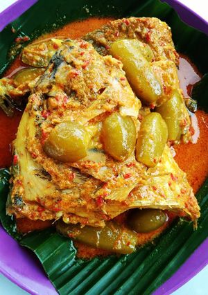 Foto resep Kepala ikan gulai belimbing wuluh