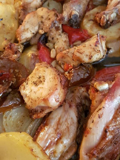 Una foto de Asado de pollo y verduras