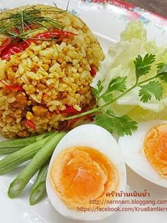รูปของ ข้าวผัดคั่วกลิ้งหมูสับไข่ต้ม
