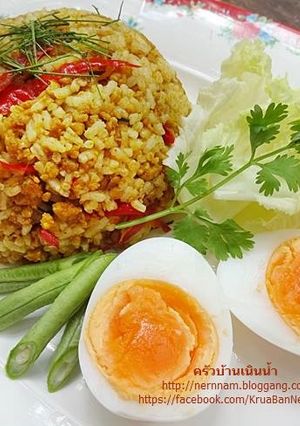 รูปของ ข้าวผัดคั่วกลิ้งหมูสับไข่ต้ม