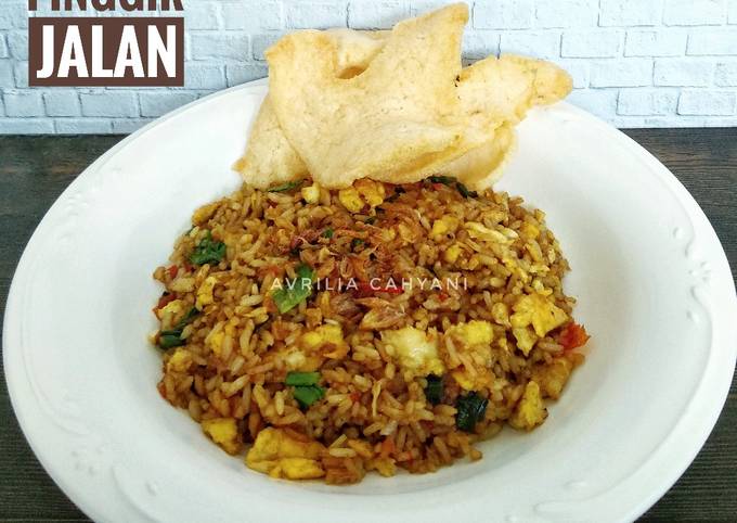 Resep Nasi Goreng Pinggir Jalan Oleh Avrilia Cahyani Cookpad