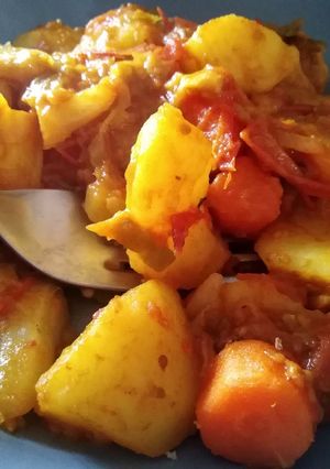 Una foto de Repollo en salsa de tomate y curry