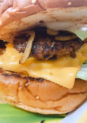 Hình của món Hamburger với phô mai.