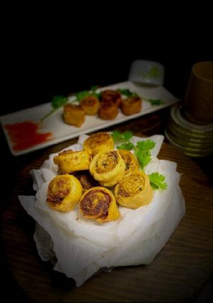 আলু পিনহুইল সামোসা(Aloo pinwheel Samosa recipe in Bengali) রেসিপির প্রধান ছবি