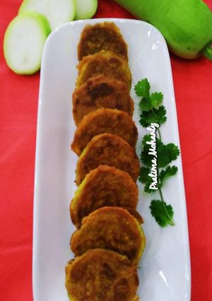 A picture of Bottle Gourd Fritters.