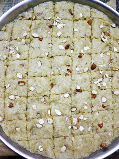 लौकी की बर्फी (Lauki ki barfi recipe in Hindi) रेसिपी मुख्य फोटो