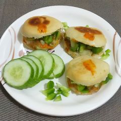 A picture of Stuffed rice balls.