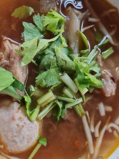 รูปของ ก๋วยเตี๋ยวเนื้อ ลูกชิ้นเอ็น
