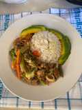 Cerdo salteado con vegetales