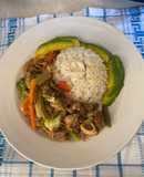 Cerdo salteado con vegetales