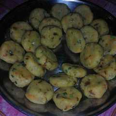 รูปของ Perkedel kentang wortel daun bawang
