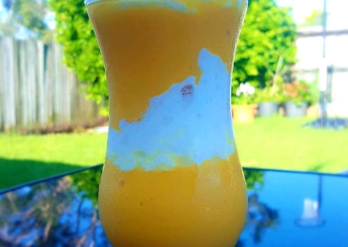 Recipe of Jamie Oliver Manggo smoothie with Whippedcream