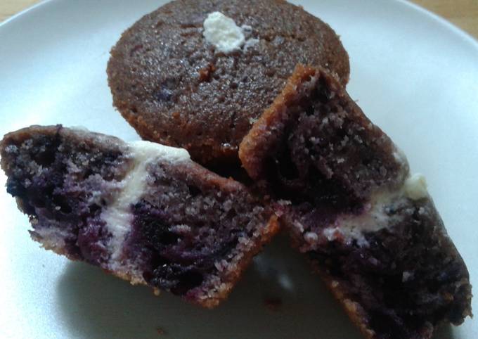 How to Prepare Andrew Copley Blueberry muffins with cream cheese filling