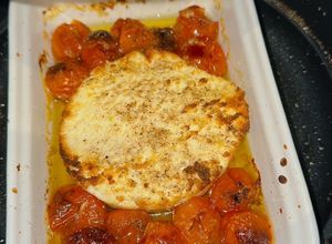 Foto de Queijo Feta com tomate cherry na air fryer